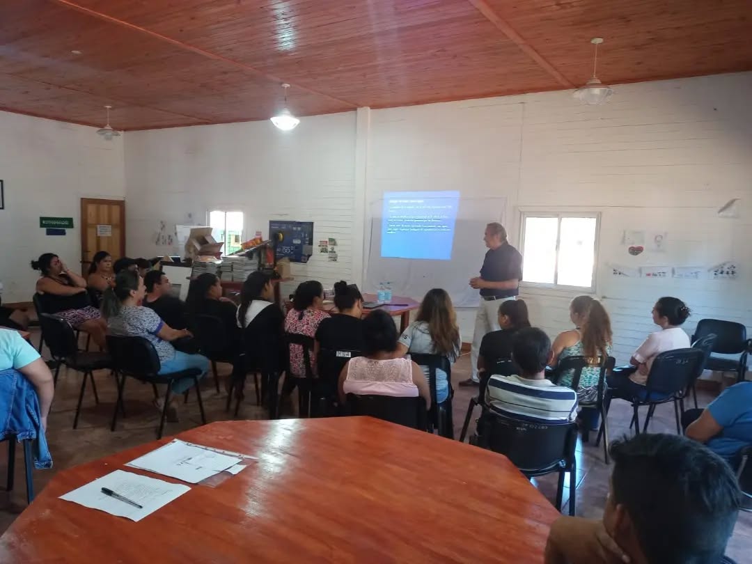 Charla sobre el Dengue